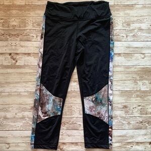 ALALÀ CROP LEGGINGS